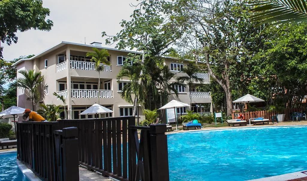 Tropicasa Boca Chica Resort Aparthotel